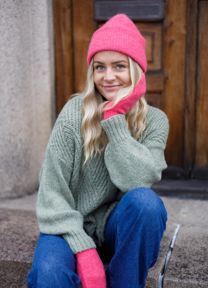 Black Colour Alpaca Mix GINGER Rib Hat - Pink